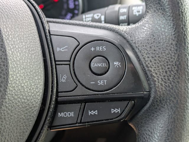 Used 2019 Toyota RAV4 XLE w/ Convenience Package FWD image 26