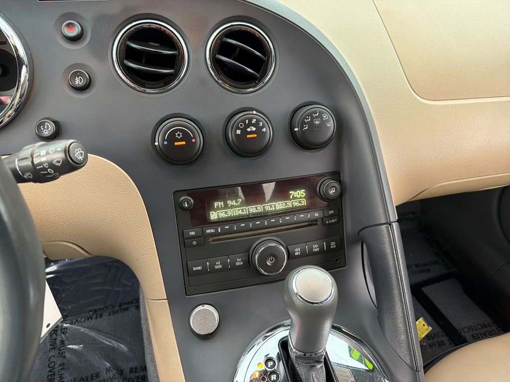 Used 2006 Pontiac Solstice Convertible w/ Premium Package RWD image 23