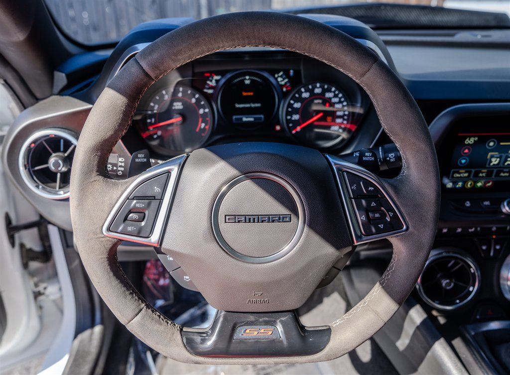 Used 2019 Chevrolet Camaro SS image 15