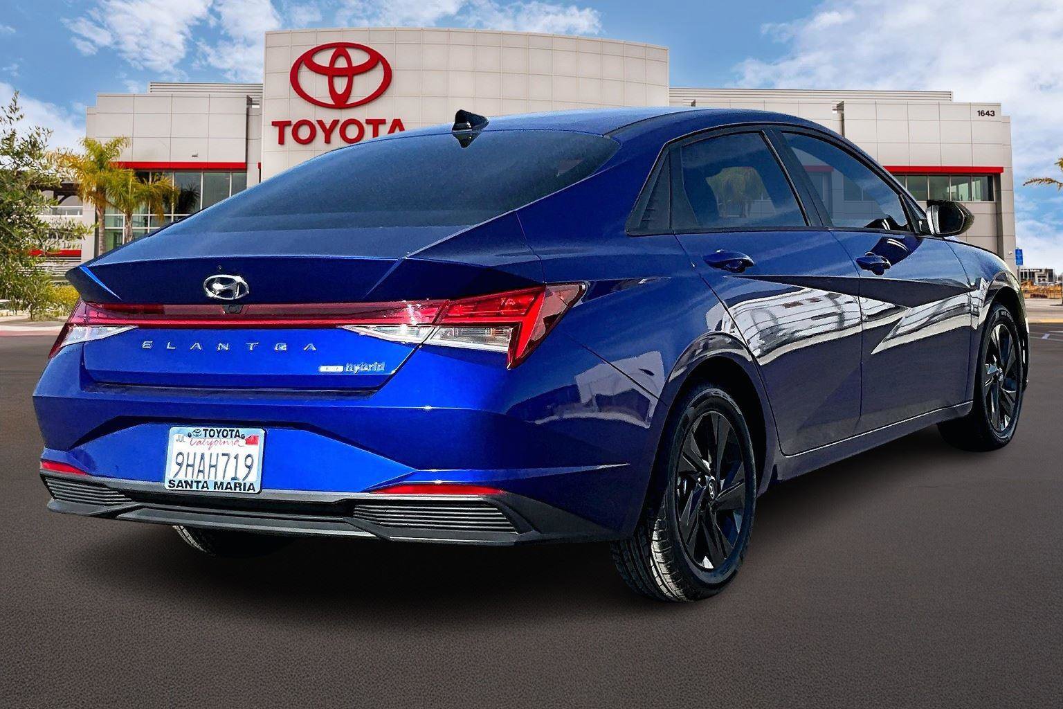 Used 2023 Hyundai Elantra Blue image 12