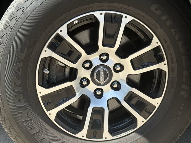 Used 2024 Nissan Titan SV w/ SV Convenience Package RWD image 10