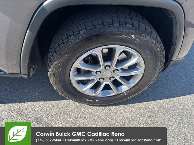 Used 2016 Jeep Grand Cherokee Limited w/ Trailer Tow Group IV AWD/4WD image 35