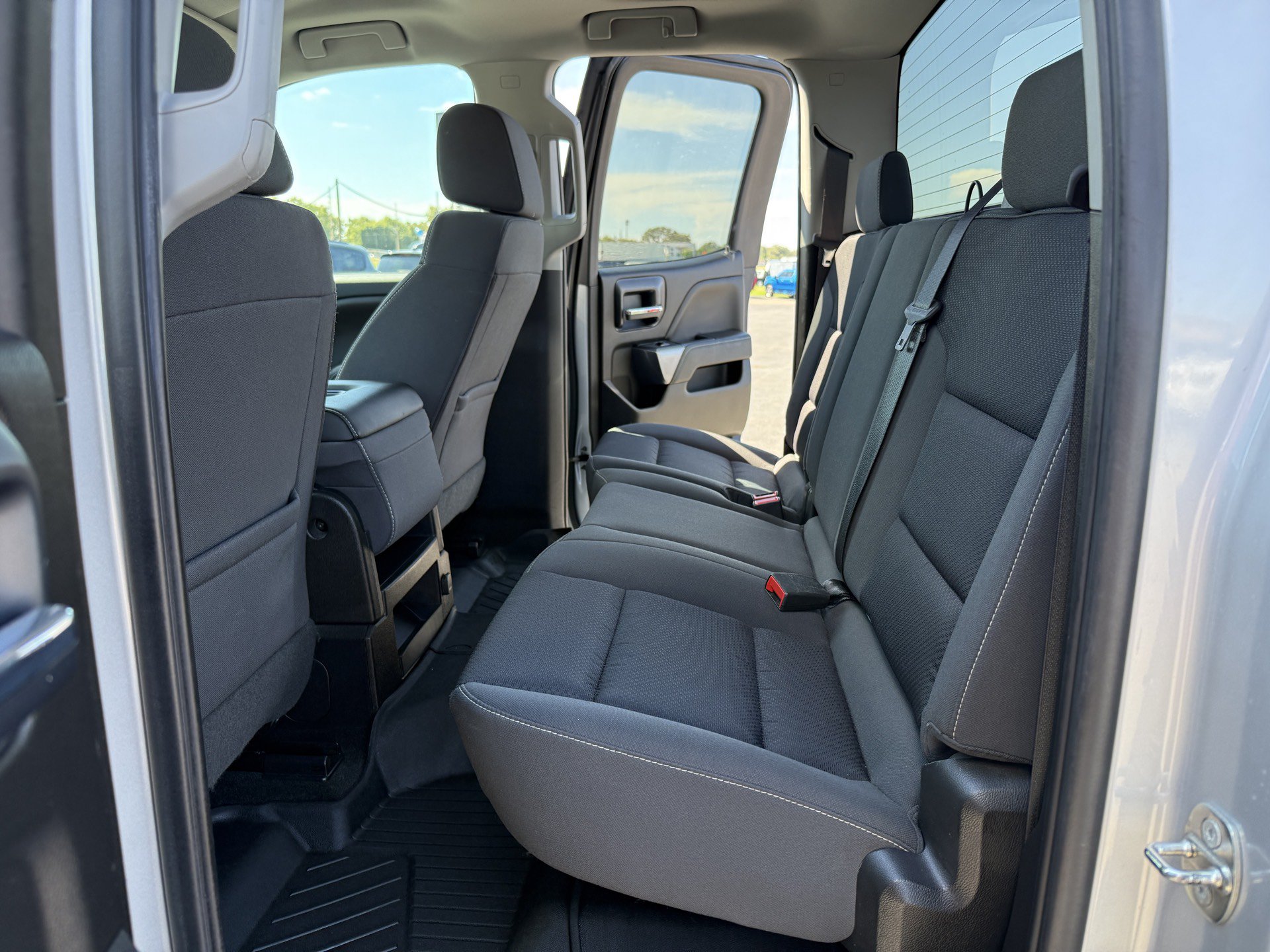 Used 2018 Chevrolet Silverado 1500 LT w/ All Star Edition AWD/4WD image 28