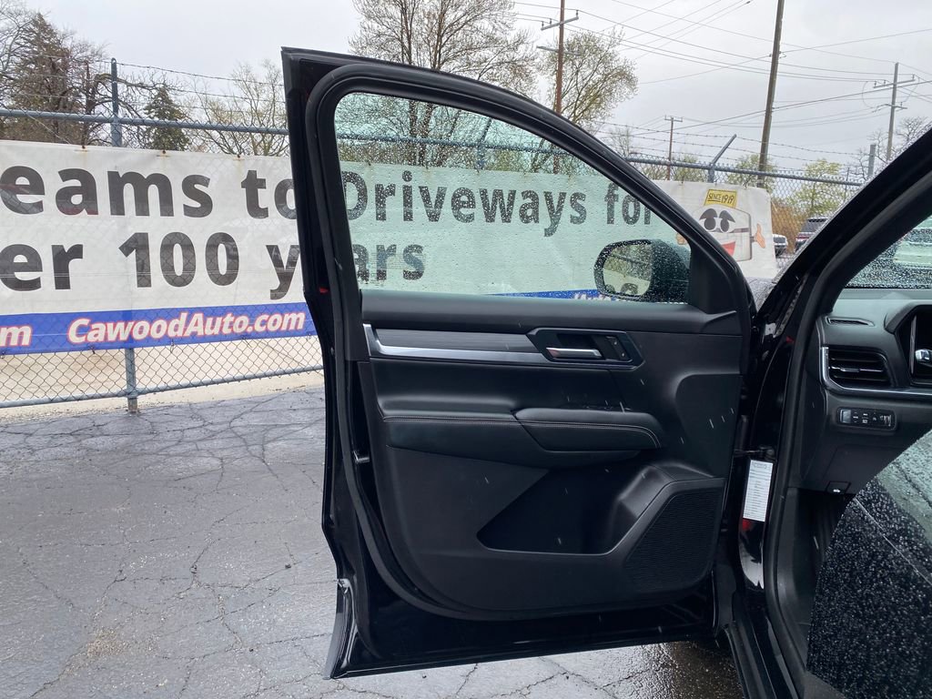 Used 2025 GMC Terrain Elevation AWD/4WD image 12