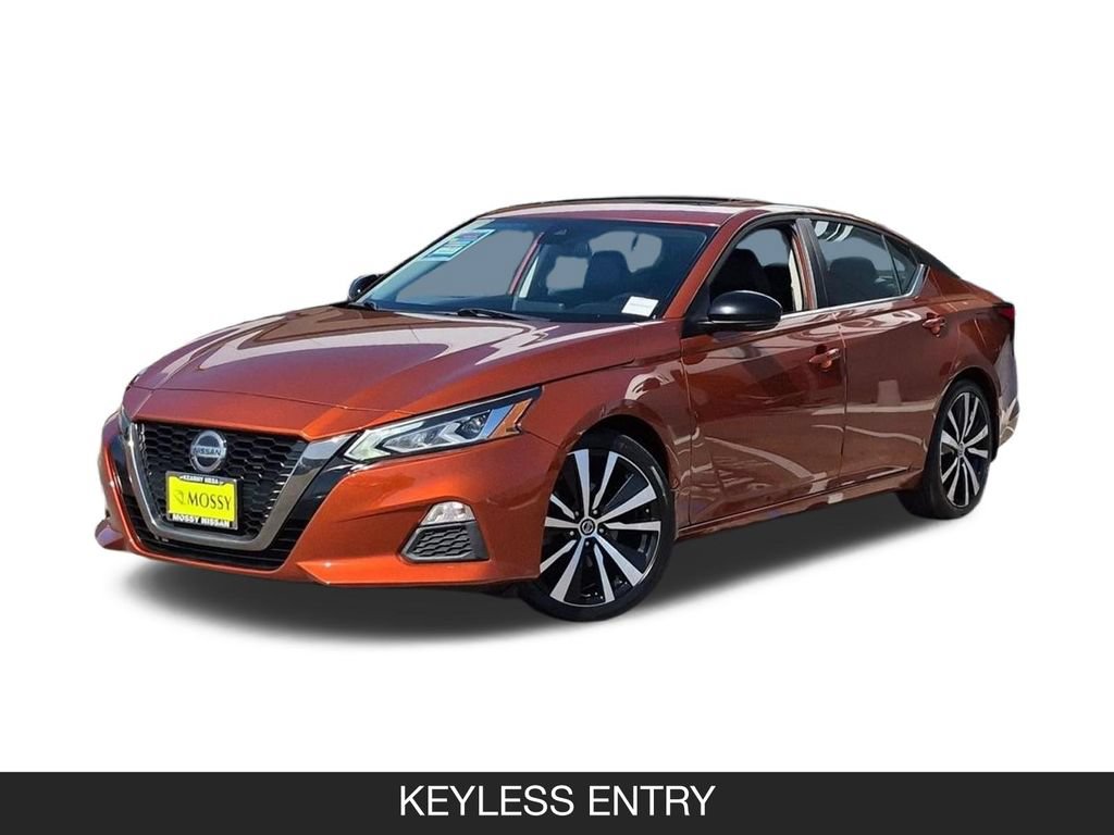 Used 2020 Nissan Altima 2.5 SR w/ Premium Package FWD image 2