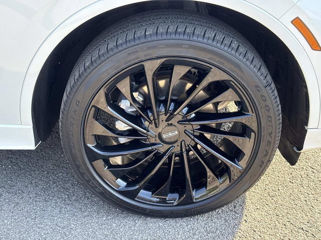 Certified 2025 Lincoln Aviator Reserve w/ Equipment Group 201A image 9