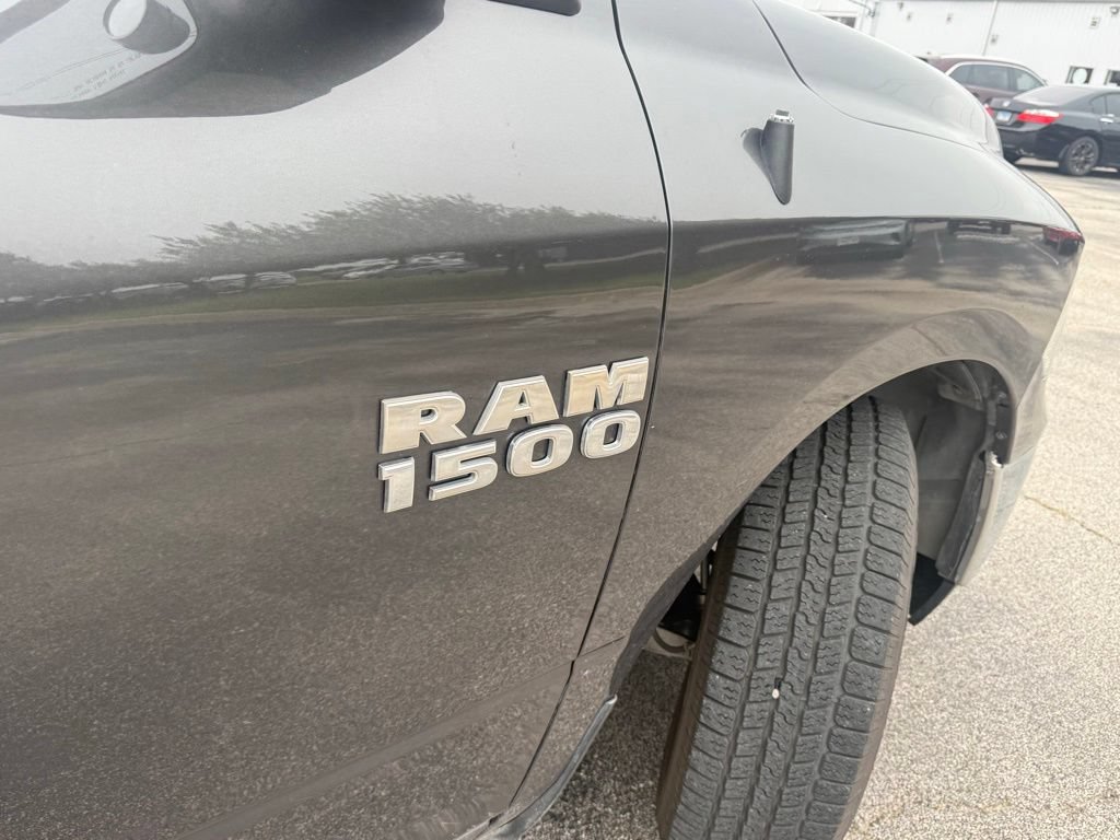 Used 2018 RAM 1500 Classic SLT RWD image 3