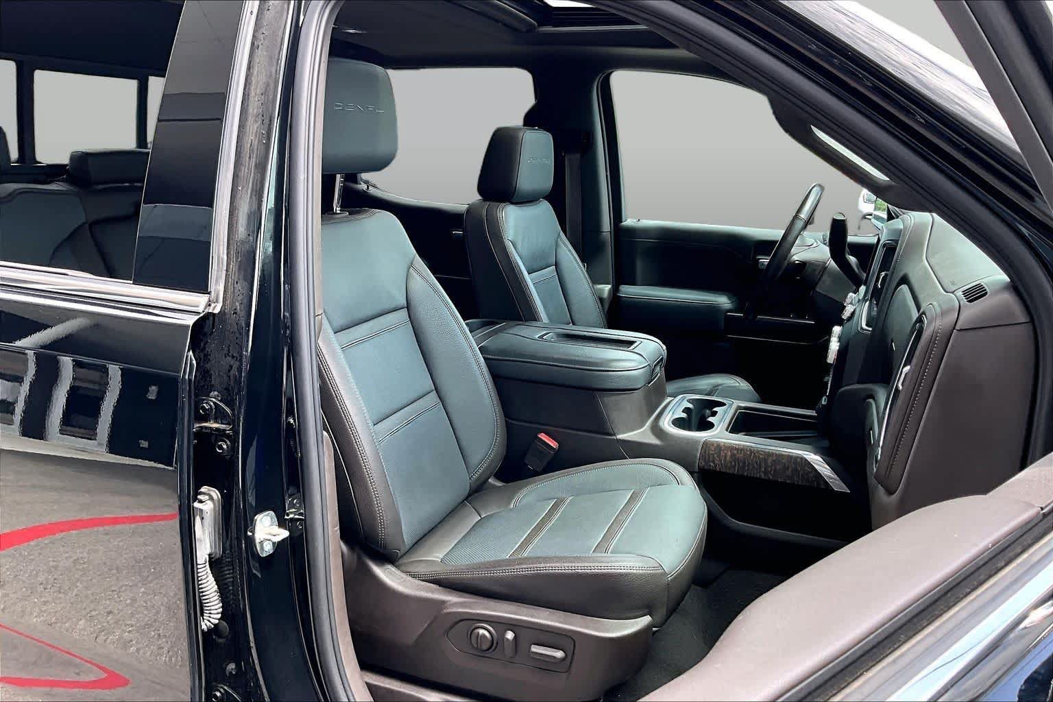 Used 2019 GMC Sierra 1500 Denali w/ Technology Package AWD/4WD image 9
