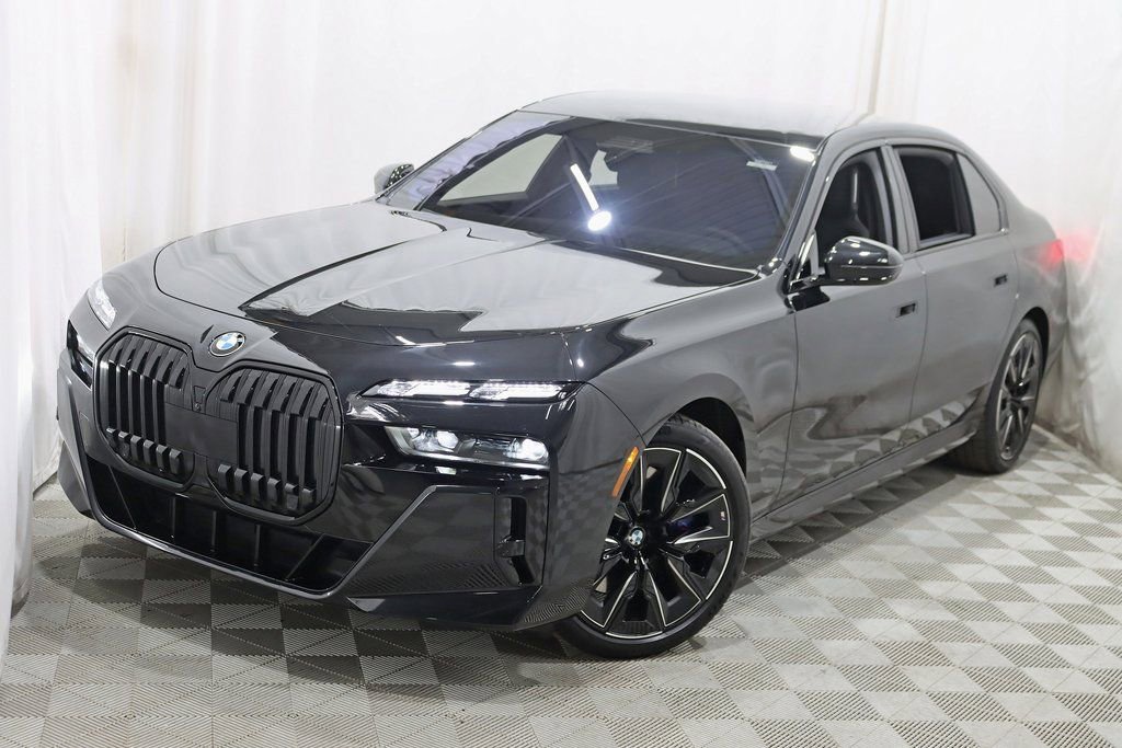 Used 2023 BMW 760i xDrive image 6