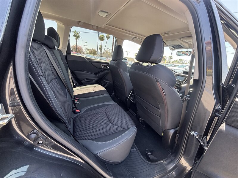 Used 2019 Subaru Forester Premium AWD/4WD image 23