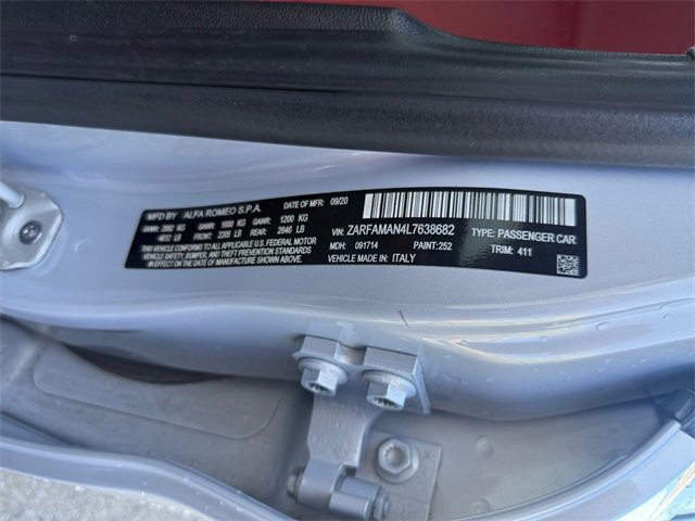 Used 2020 Alfa Romeo Giulia w/ Nero Edizione image 34