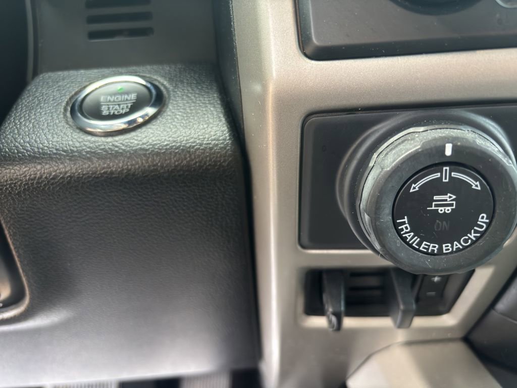 Used 2018 Ford F150 Lariat w/ Equipment Group 502A Luxury image 15