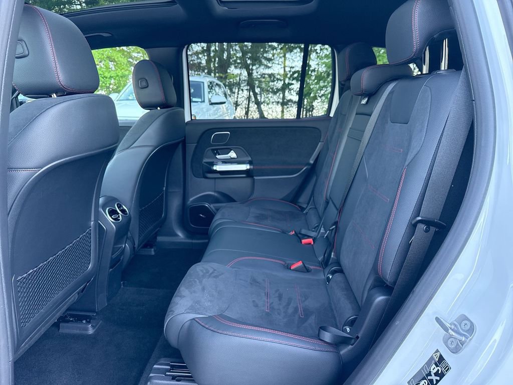 Used 2023 Mercedes-Benz EQB 300 4MATIC image 25
