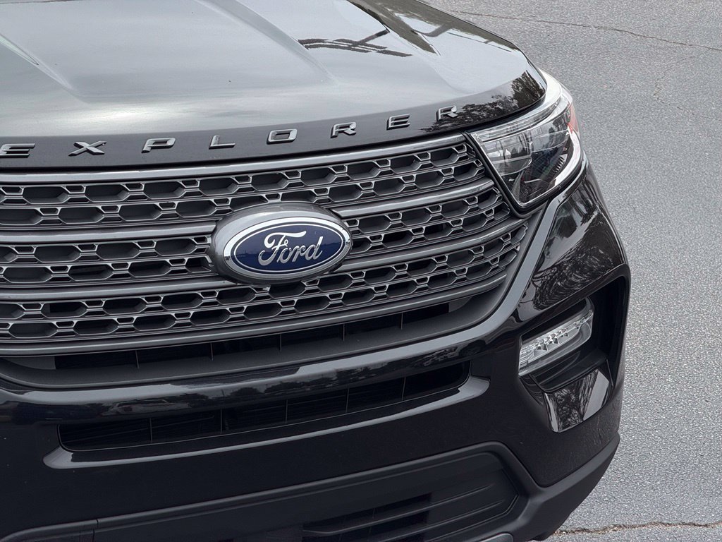 Used 2023 Ford Explorer XLT w/ Equipment Group 202A RWD image 10