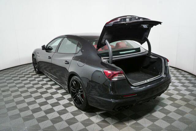 Used 2023 Maserati Quattroporte Modena RWD image 31