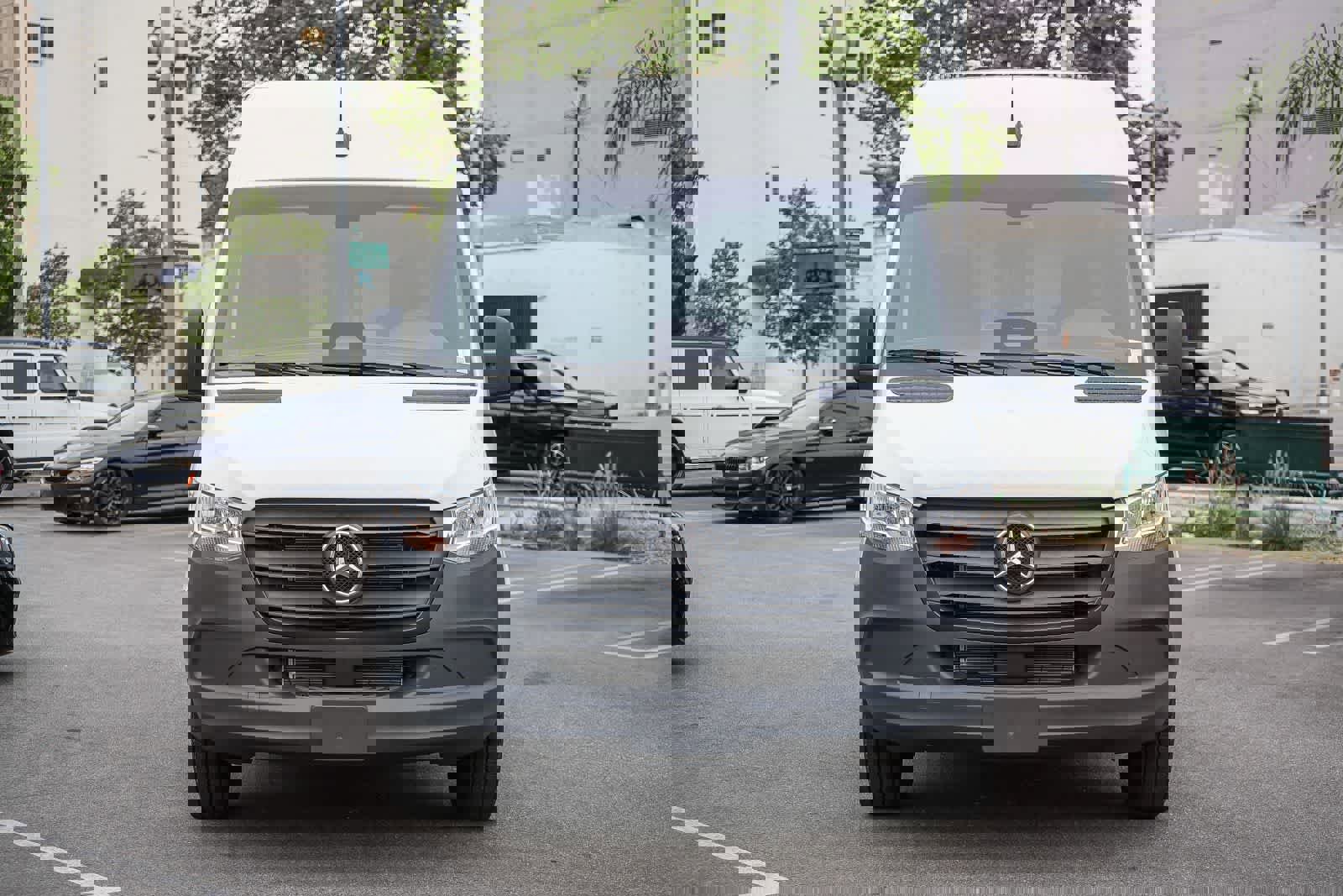 Used 2025 Mercedes-Benz Sprinter 2500 image 2