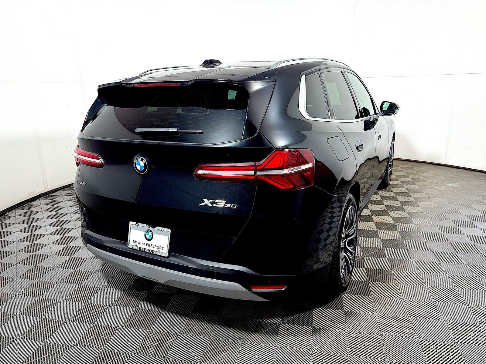 Used 2025 BMW X3 xDrive30 w/ Convenience Package AWD/4WD image 6