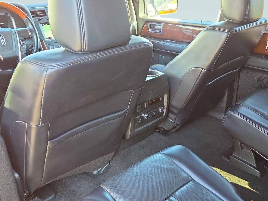 Used 2017 Lincoln Navigator Select AWD/4WD image 25