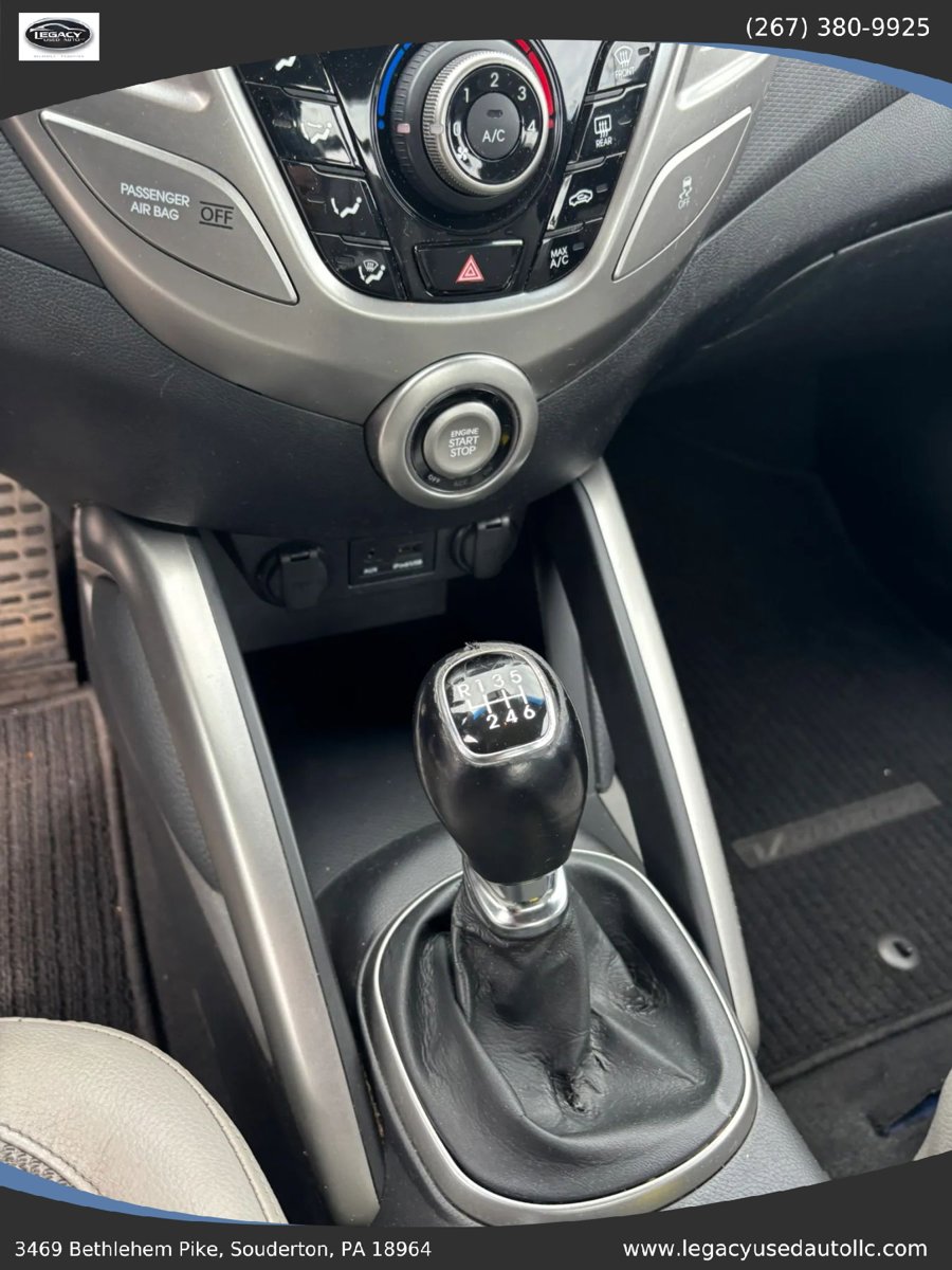 Used 2012 Hyundai Veloster w/ Style Pkg FWD image 24