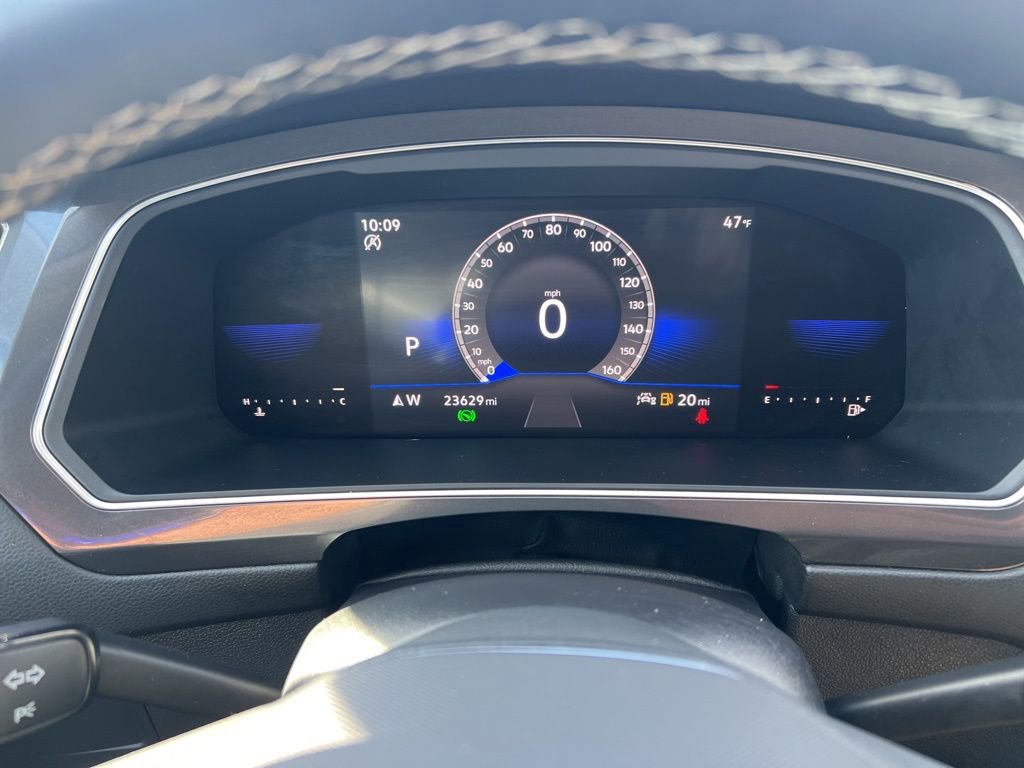 Used 2022 Volkswagen Tiguan SE image 16