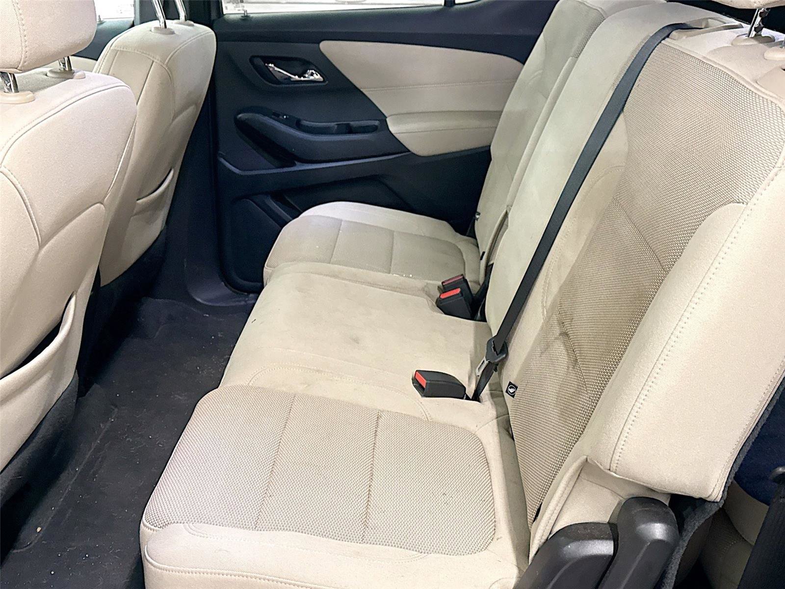 Used 2022 Chevrolet Traverse LS AWD/4WD image 5