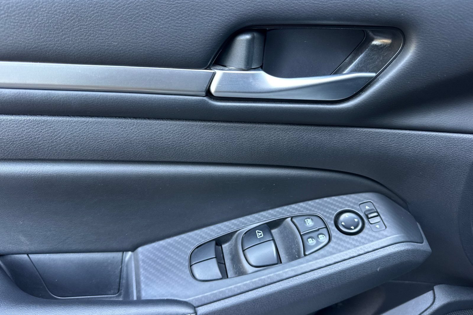 Used 2022 Nissan Altima 2.5 SV FWD image 12