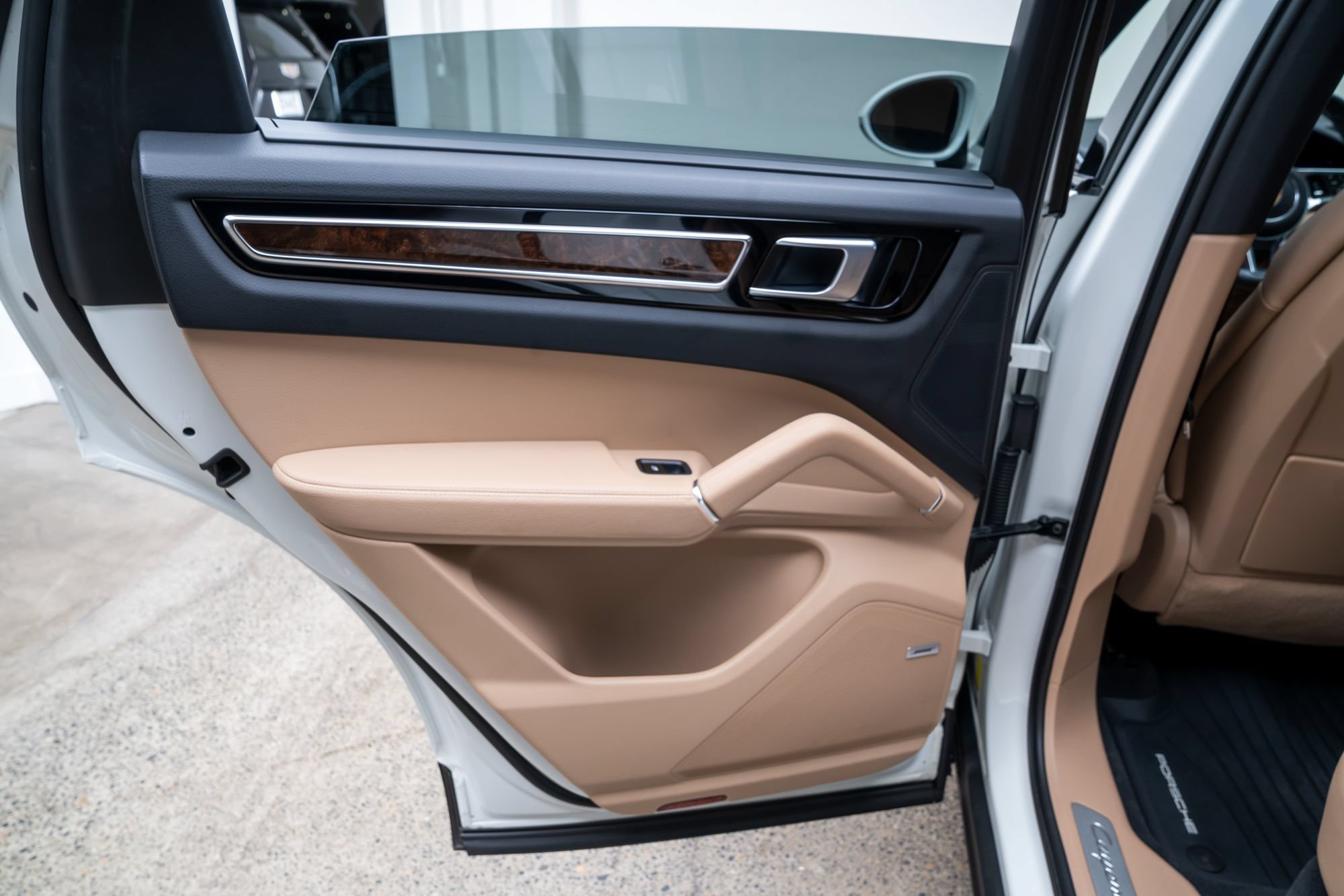 Used 2019 Porsche Cayenne S AWD/4WD image 24