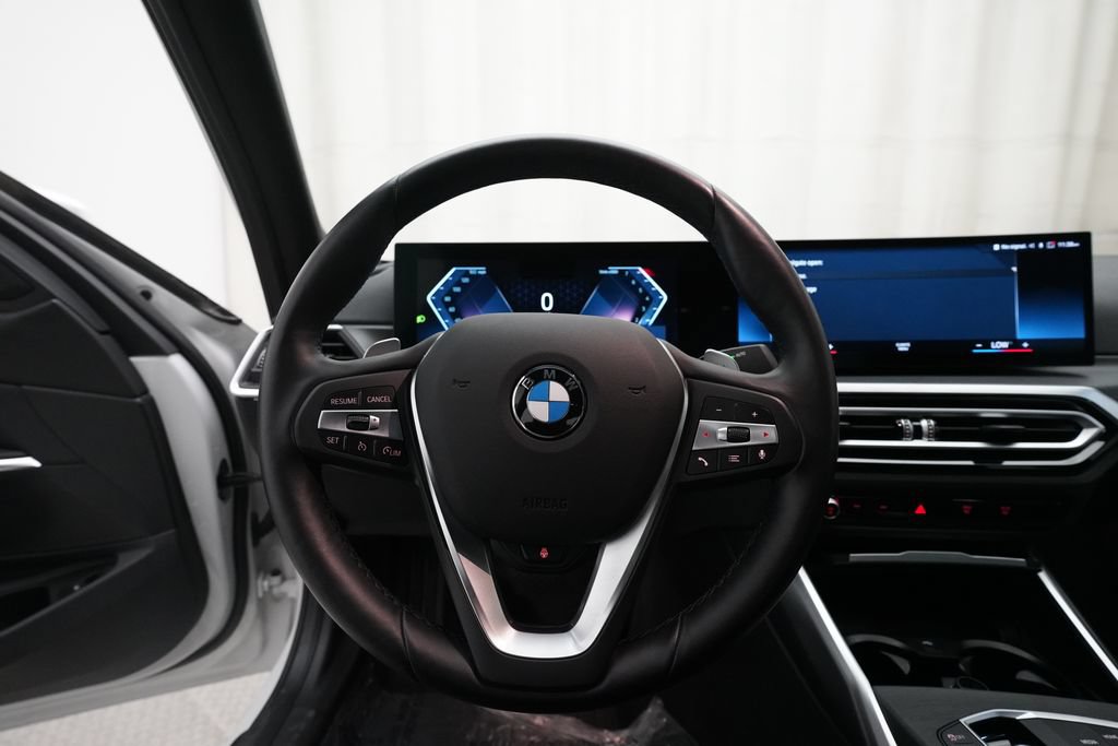 Used 2024 BMW 330i xDrive Sedan AWD/4WD image 4