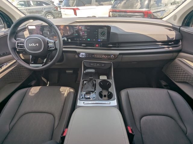 New 2026 Kia Carnival EX FWD image 18
