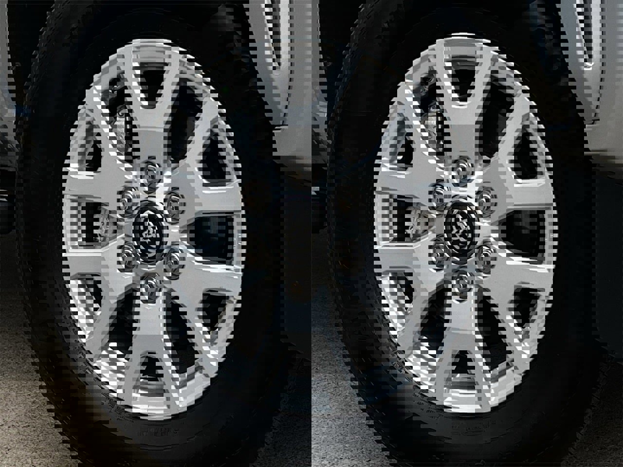 Used 2025 Toyota Tacoma SR5 image 28