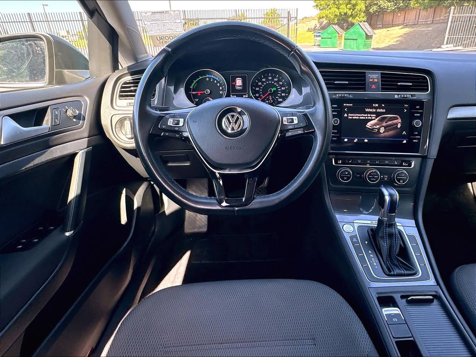 Used 2019 Volkswagen e-Golf SE w/ Driver Assistance Package FWD image 8