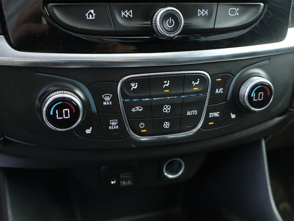 Used 2021 Chevrolet Traverse LT w/ LT Premium Package AWD/4WD image 47