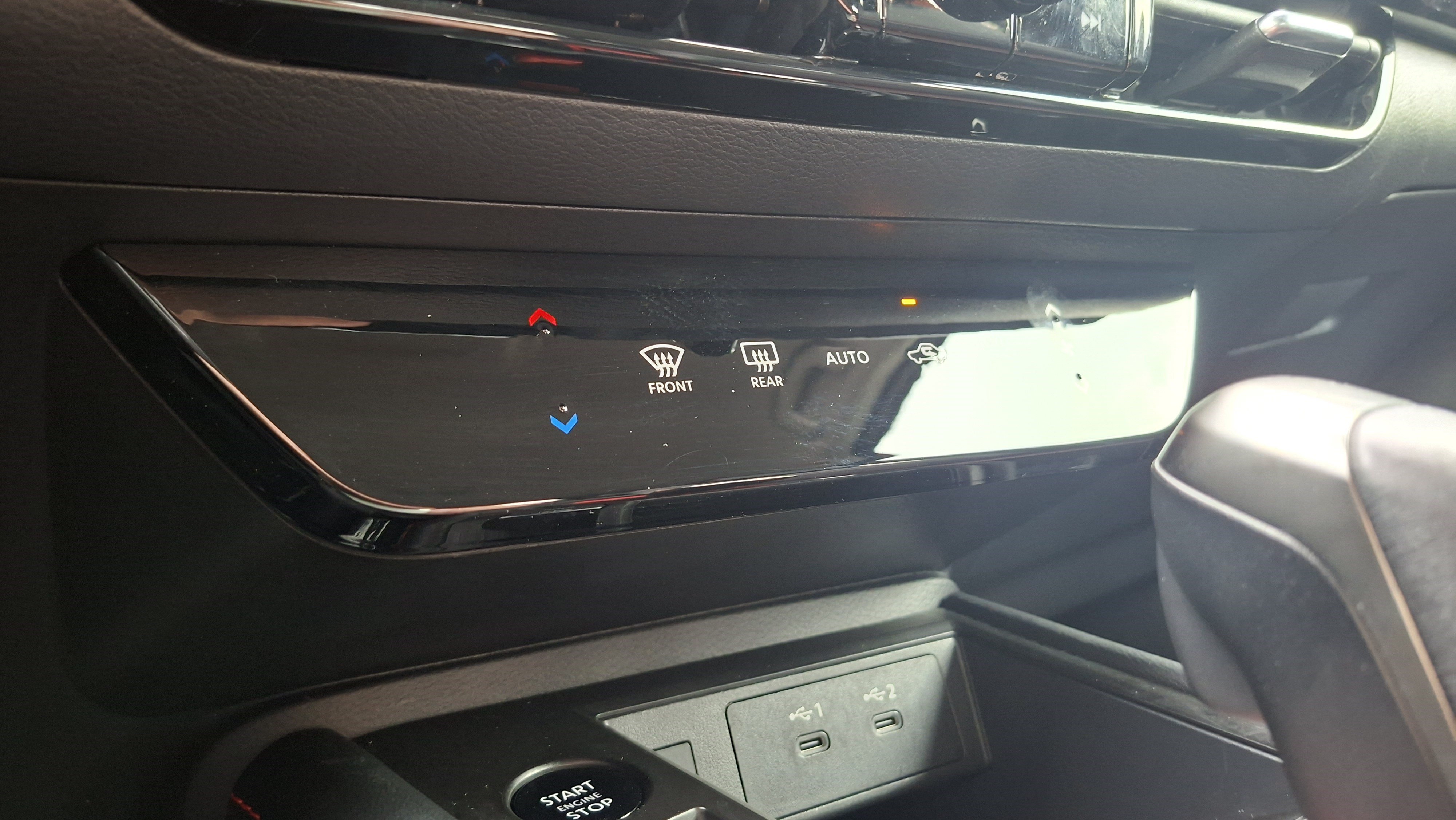 Used 2025 Nissan Kicks SR FWD image 15