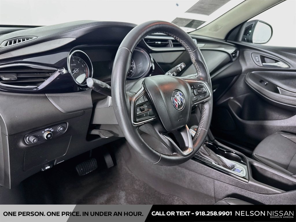 Used 2022 Buick Encore GX Select w/ Sport Touring Package FWD image 9