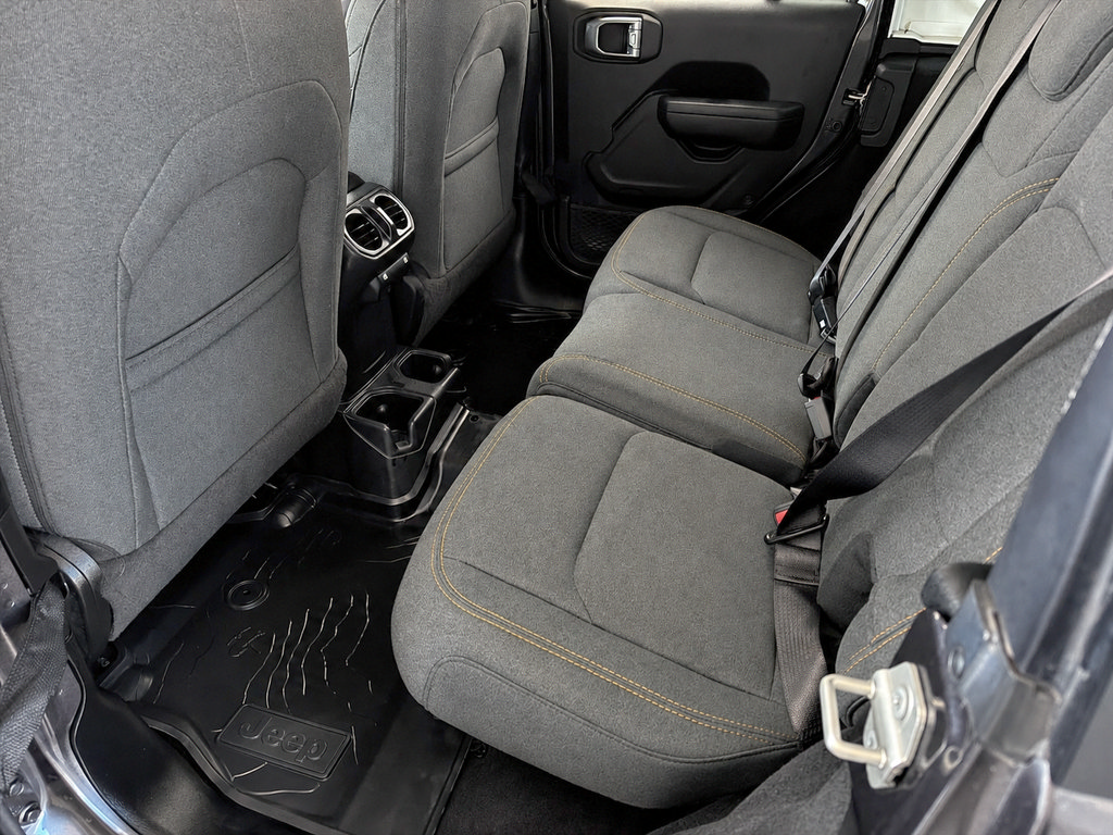 Used 2024 Jeep Wrangler Unlimited Sport AWD/4WD image 30
