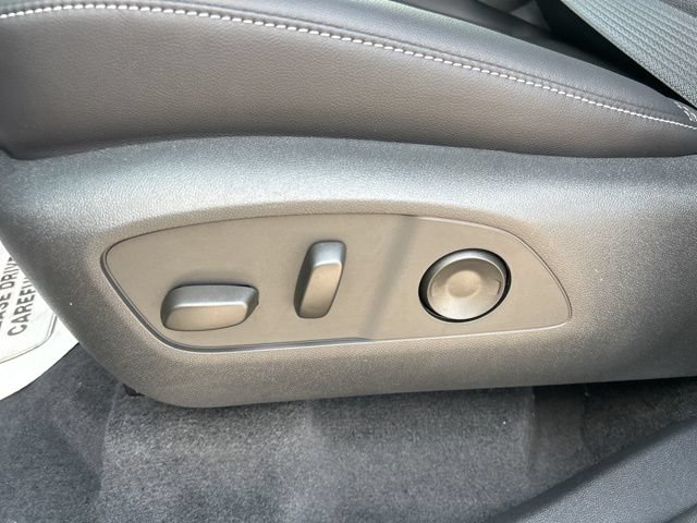 New 2026 Chevrolet Traverse LT w/ Sun and Wheel Package FWD image 16