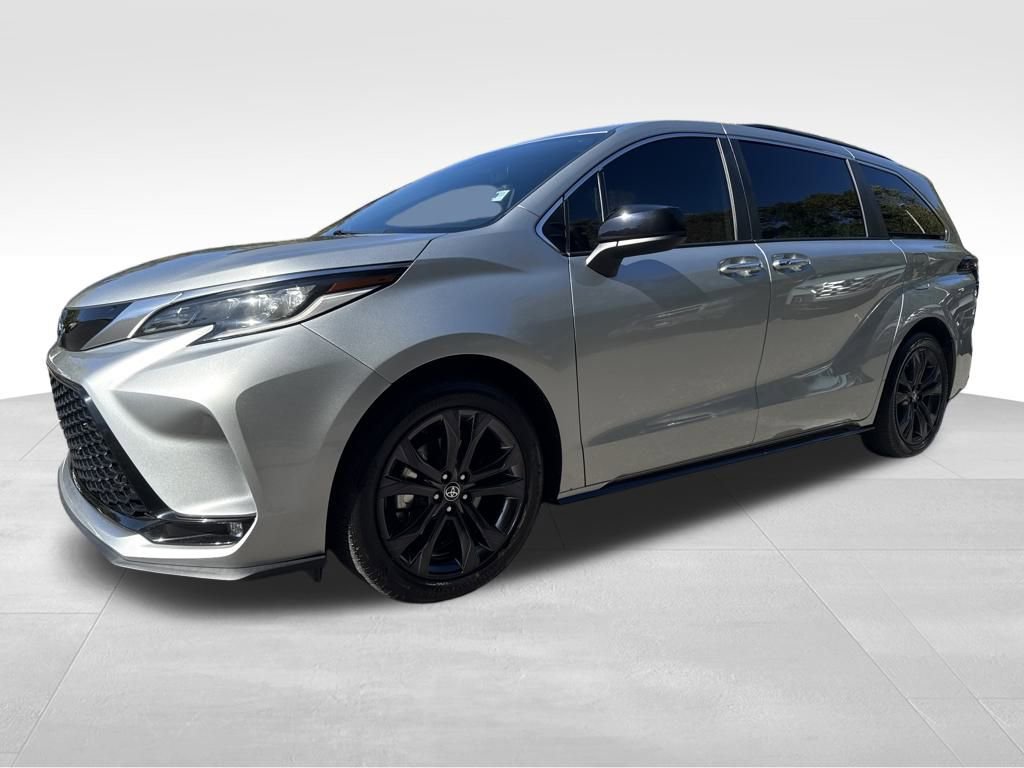 Used 2022 Toyota Sienna XSE