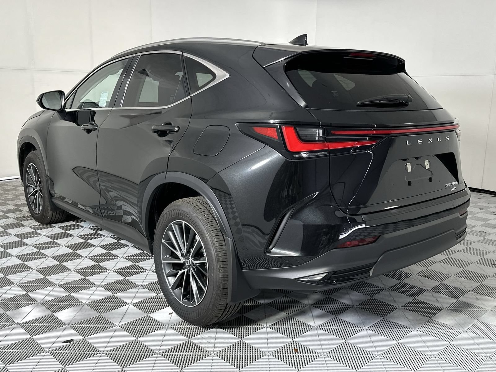 Used 2025 Lexus NX 350h AWD w/ Accessory Package (2T) image 6