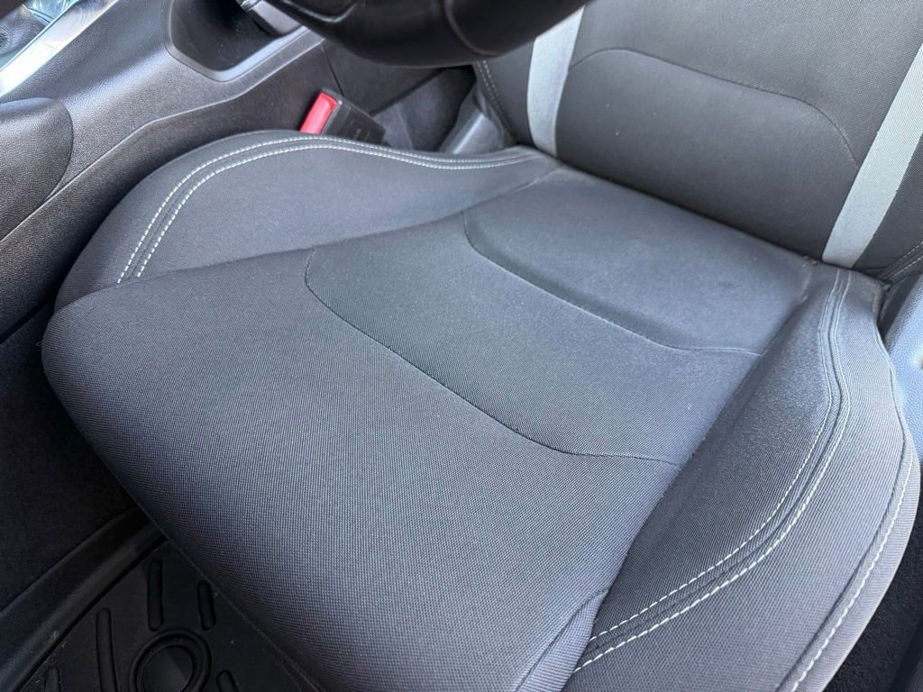 Used 2021 Chevrolet Camaro LT RWD image 22