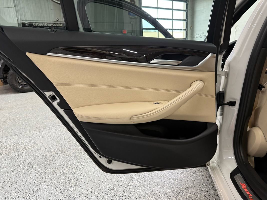 Used 2018 BMW 530i xDrive image 12