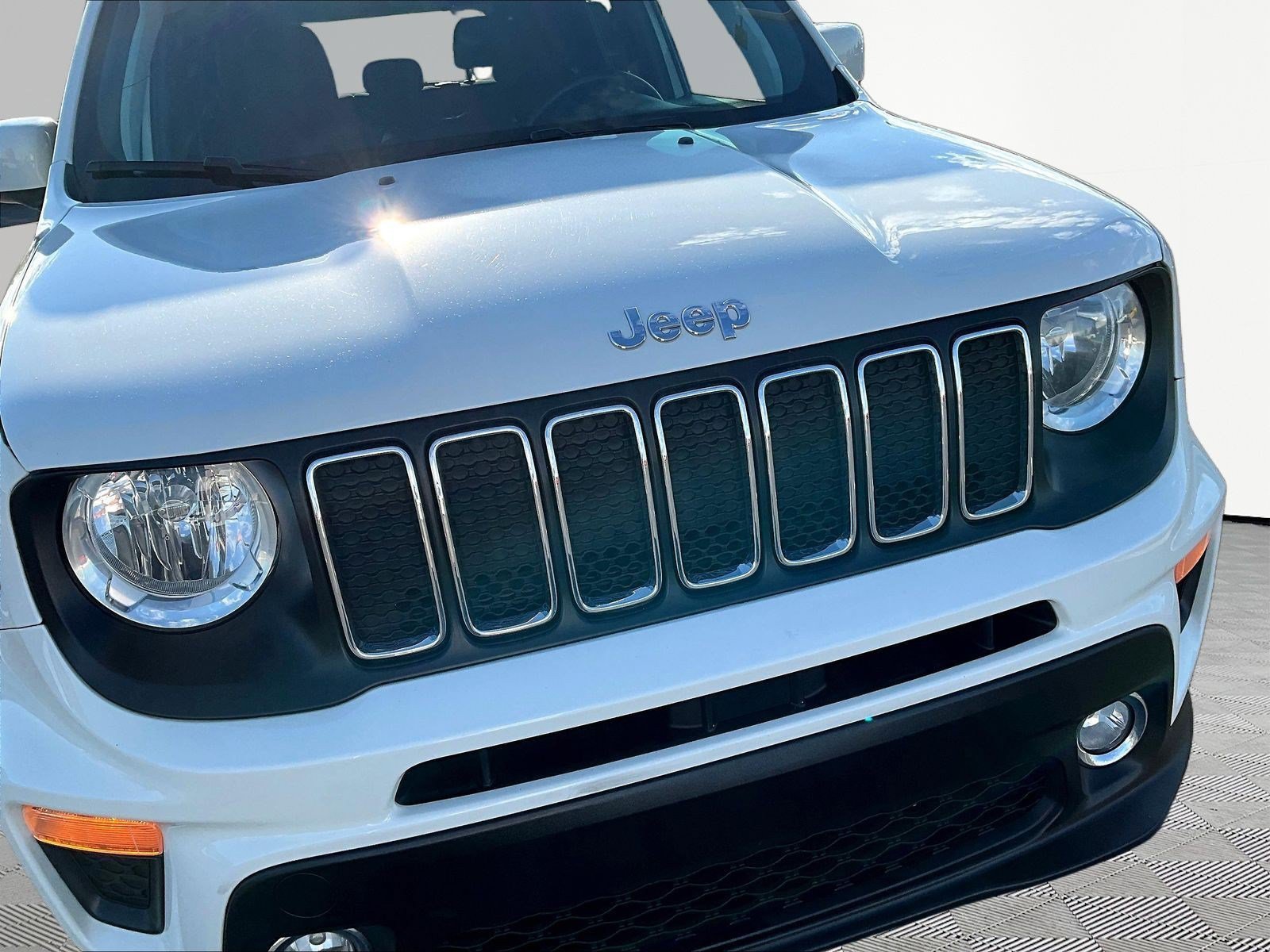 Used 2020 Jeep Renegade Latitude w/ Cold Weather Group AWD/4WD image 33