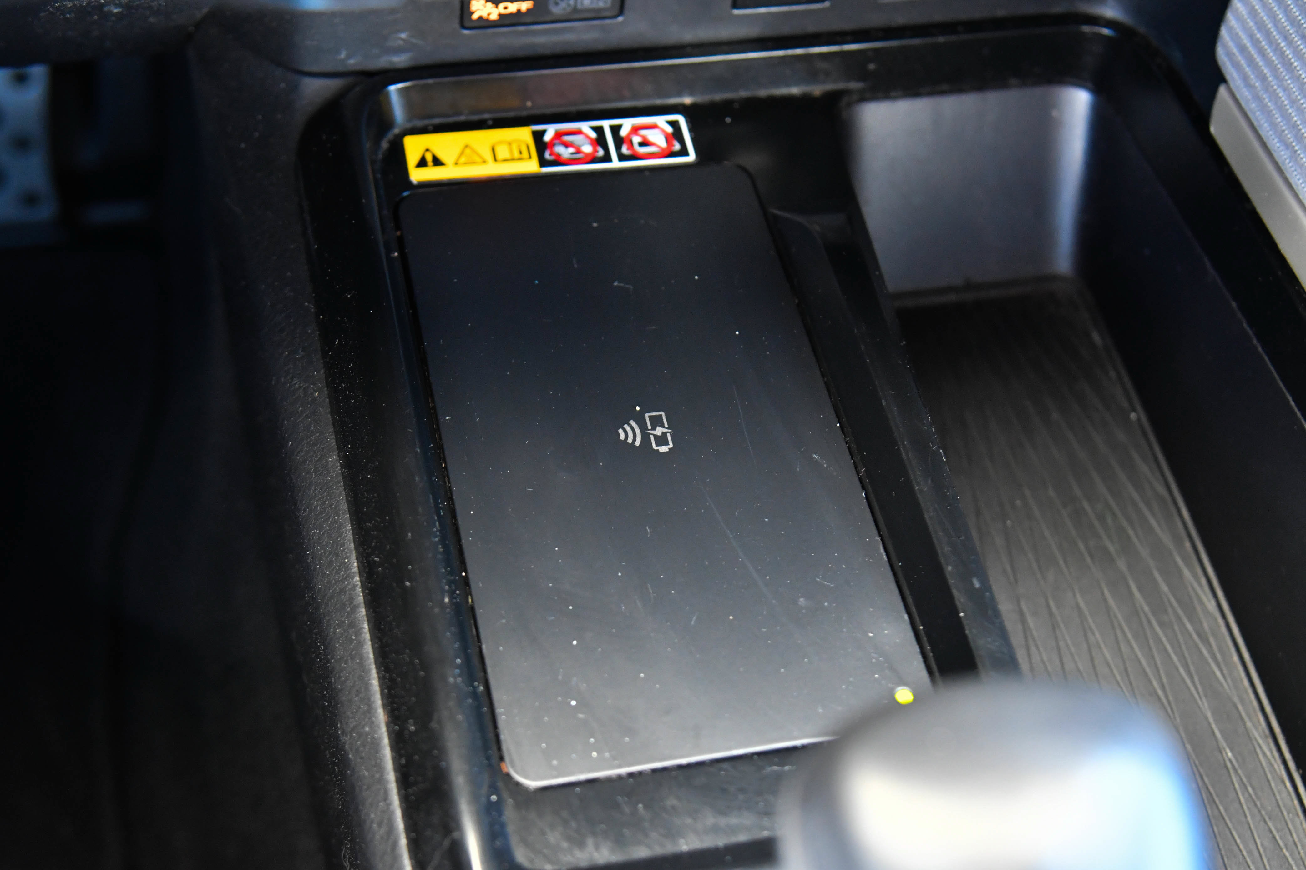 Used 2025 Toyota Camry SE w/ Convenience Package FWD image 28