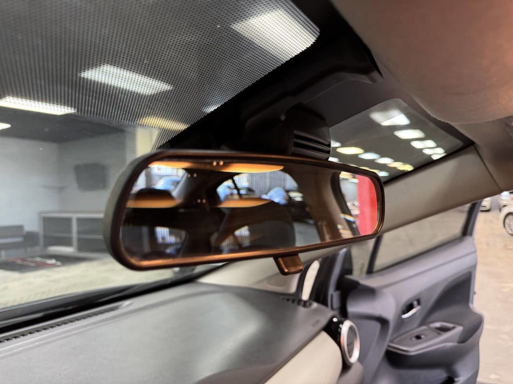 Used 2021 Nissan Versa SV image 32