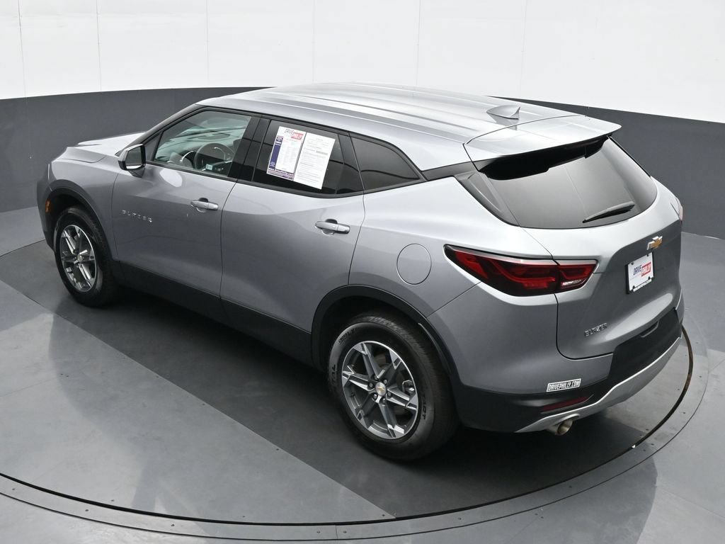 Used 2025 Chevrolet Blazer LT FWD image 19
