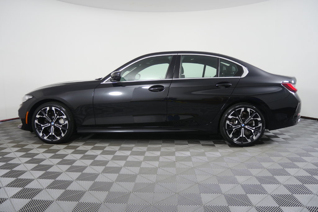 Used 2025 BMW 330i Sedan RWD image 2