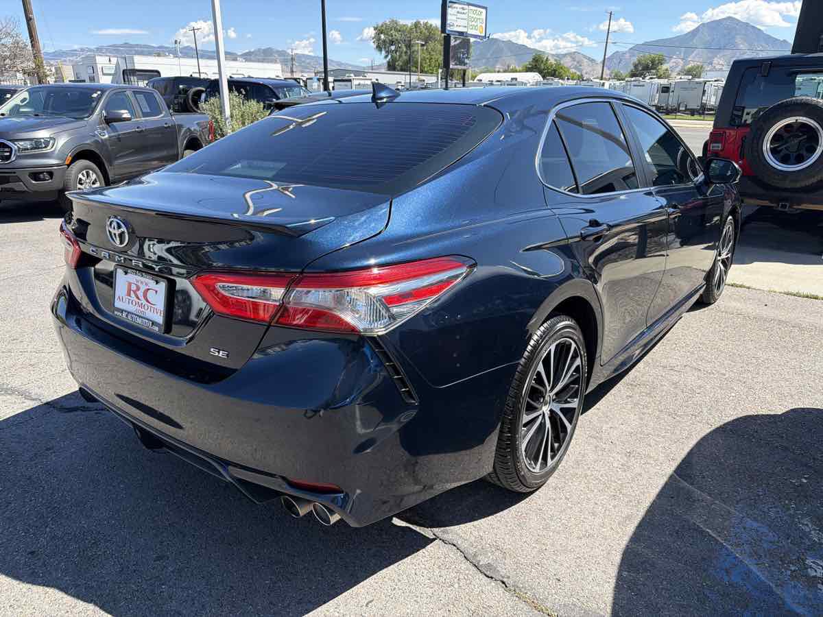Used 2019 Toyota Camry SE FWD image 5