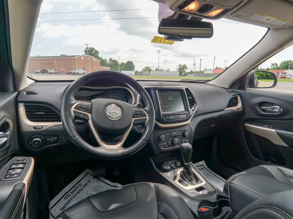 Used 2018 Jeep Cherokee Limited AWD/4WD image 14