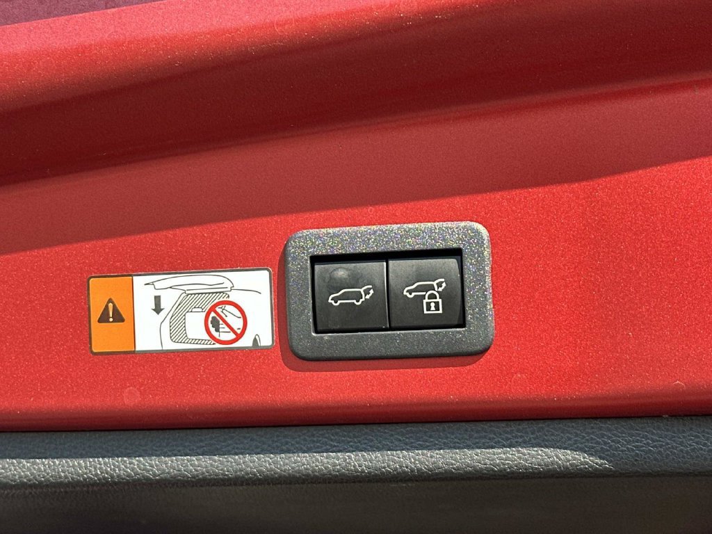 Used 2026 Toyota Corolla Cross XLE w/ Convenience Package FWD image 13