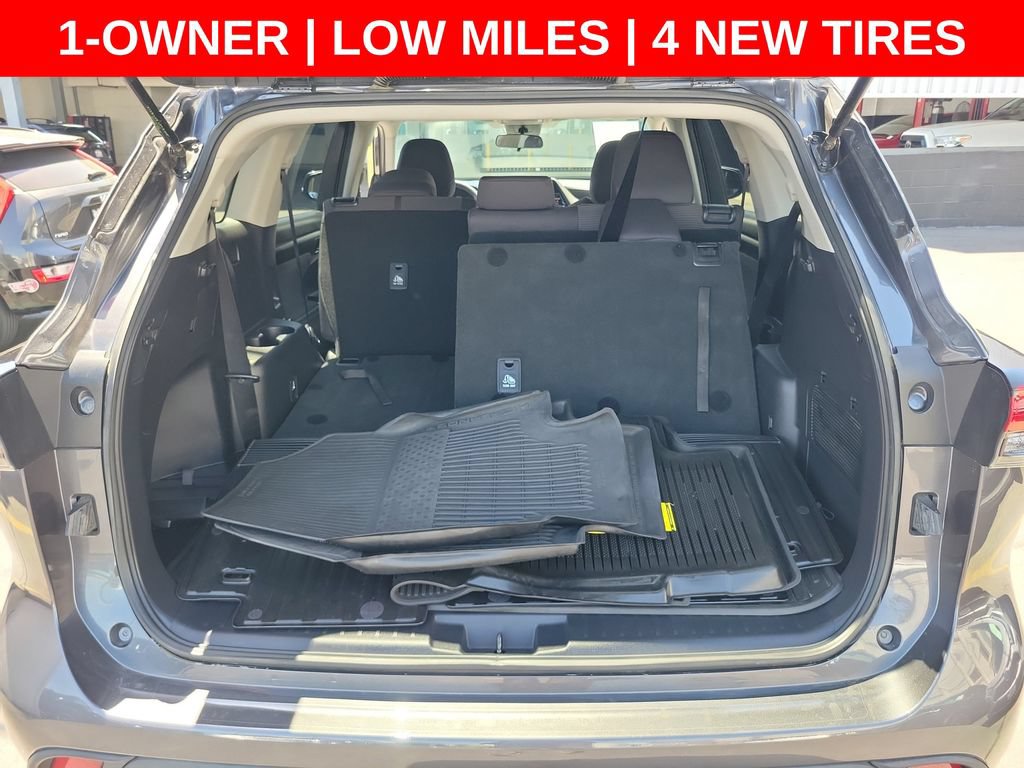 Used 2021 Toyota Highlander L FWD image 10