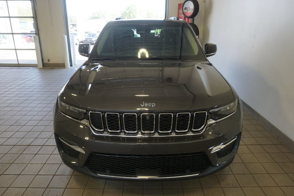 Used 2023 Jeep Grand Cherokee 4WD 4xe w/ Luxury Tech Group II image 17
